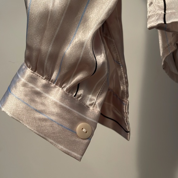 Jacqueline Smith size small satin pinstripe beige top 24-134 - Picture 3 of 8